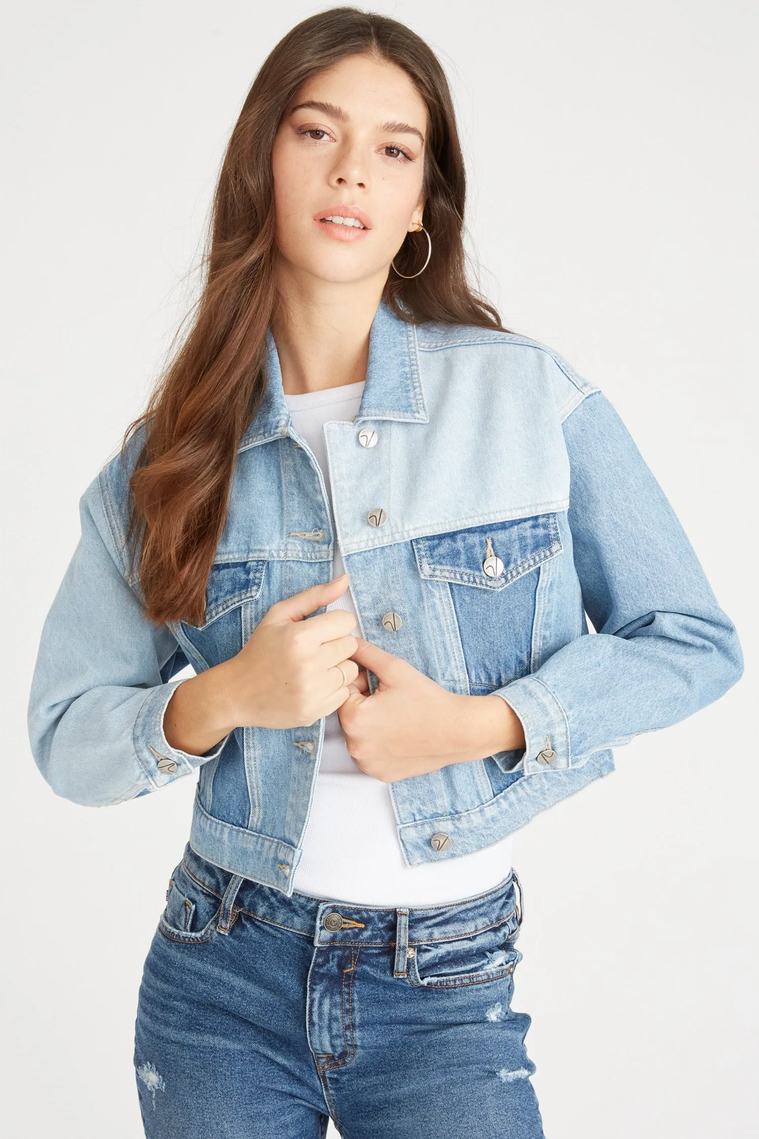 COLOR BLOCKED CROPPED DENIM JACKET